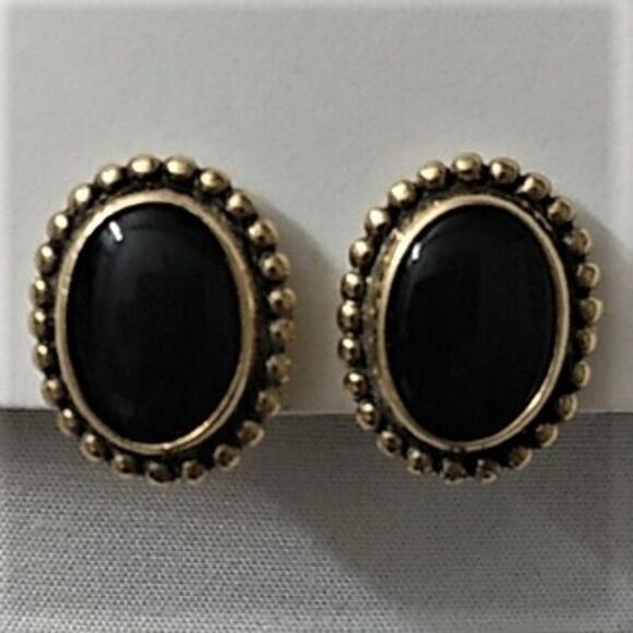 Vintage Napier Gold Tone Black Oval Stone Screw Back Clip Earrings - Picture 2 of 6